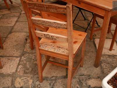 Un'altra sedia superstite scovata in giro per il centro storico